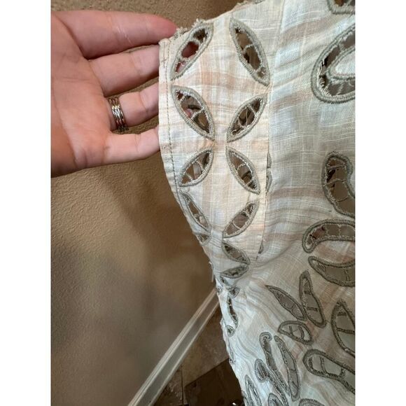 Free People We The Free Embroidered Laser Cutout Boxy Boho Crop Top Size Small - Picture 5 of 15